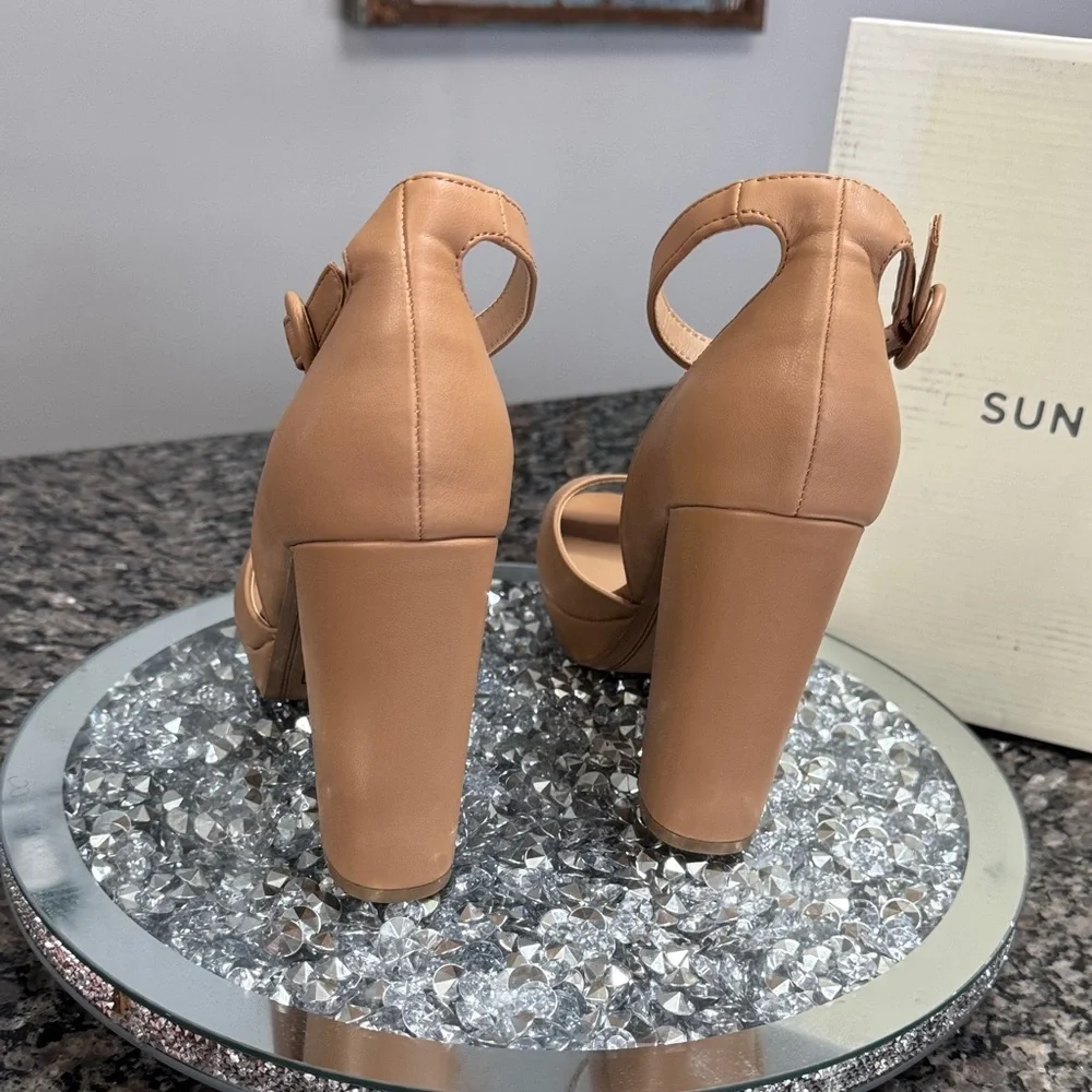 Sun + Stone Reeta nude Women's Beige Ankle Strap platform chunky Heels NEW 9.5